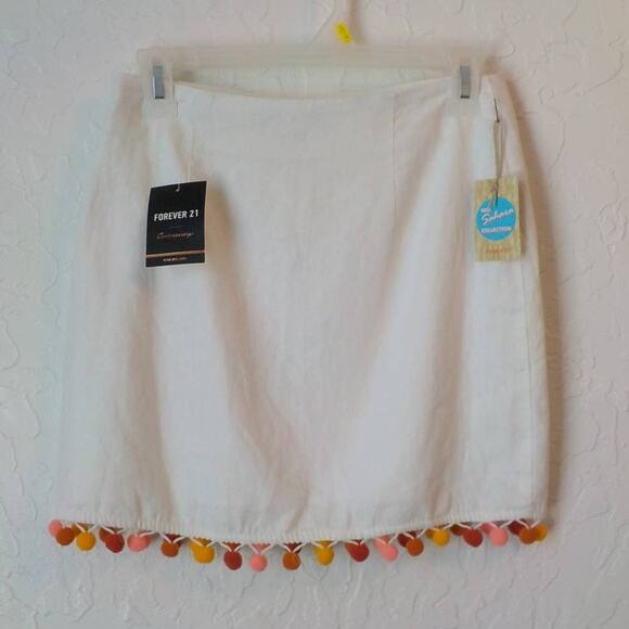 Forever 21 White Mini Skirt with Pom Pom Trim Hem Women size Small Linen Rayon - Picture 1 of 6